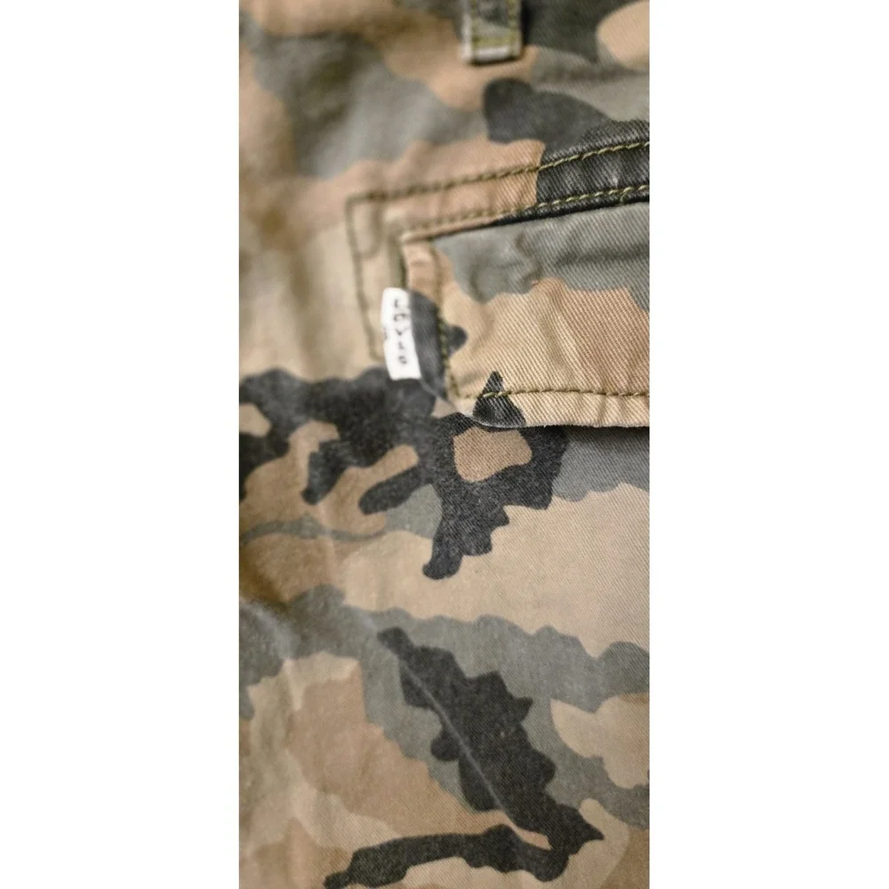 Levis Camouflage Green Jean Shorts Mens Denim‎ Medium 38x10.5